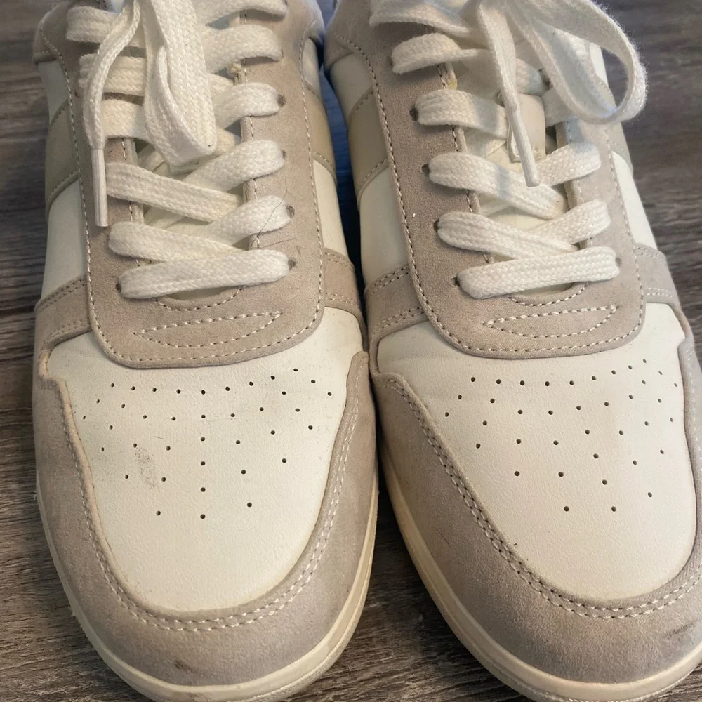 EUC UNIVERSAL THREAD Casual Sneakers 9 - Picture 2 of 7